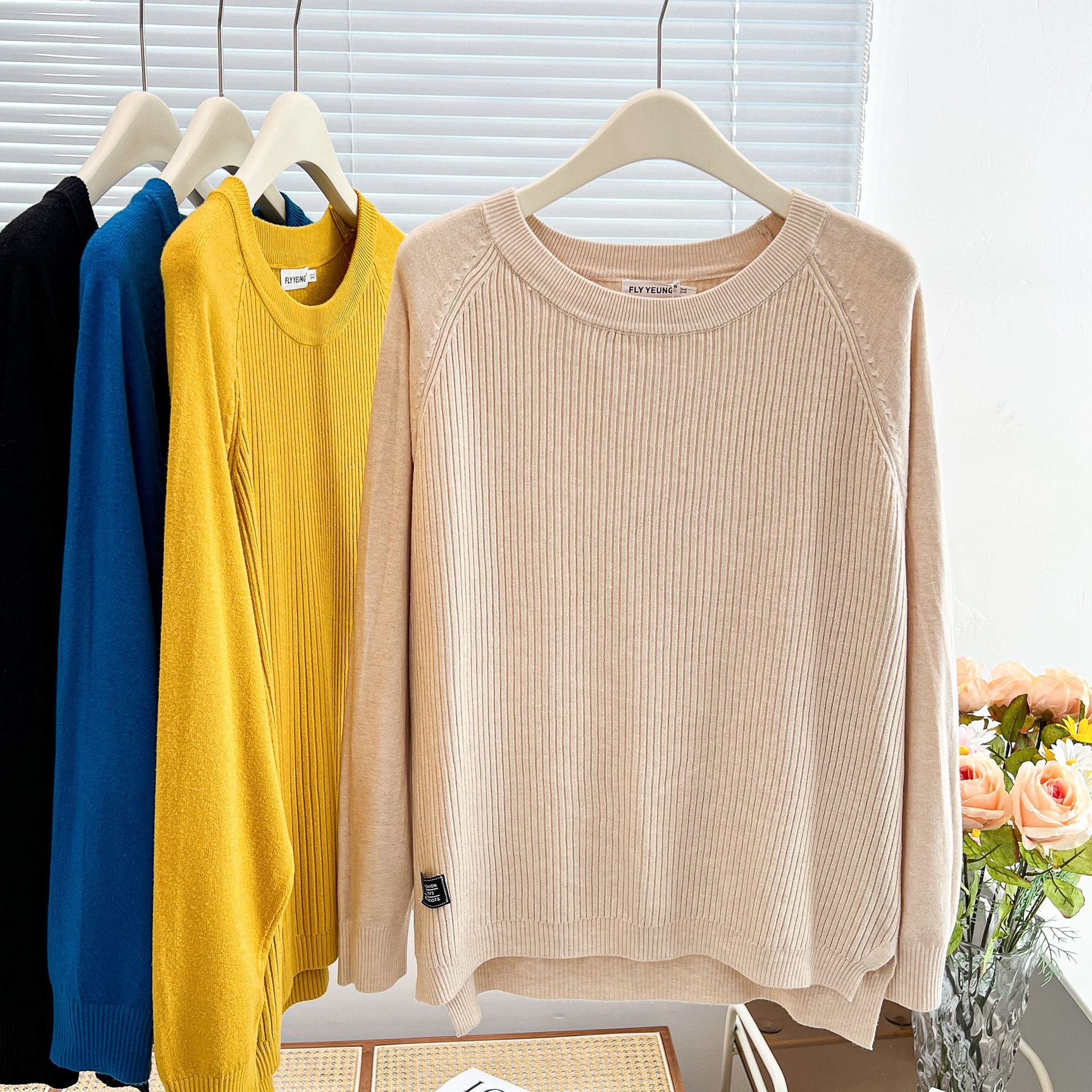 Winter Clothing Label - Women's Simple Label Hem Slit Knit