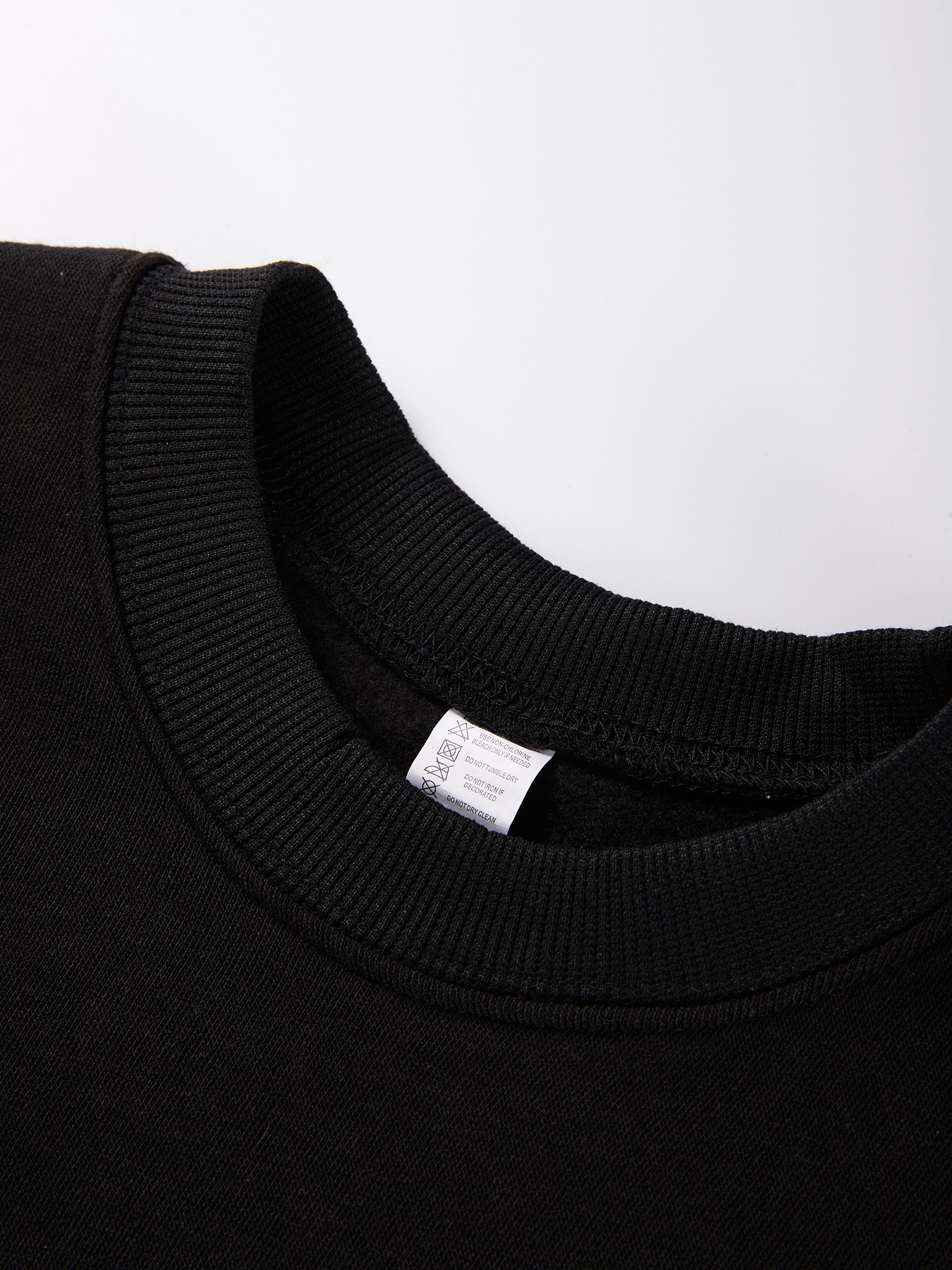 A Killer Wearing A Rabbit Mask - Winter Clothing English のレビューと価格